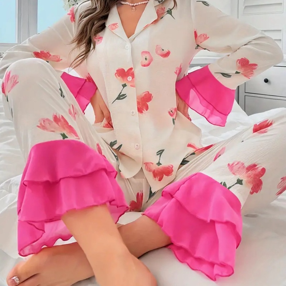 Elegant Floral Pajama Lounge Wear with Ruffle Hems| Size: 8/10 - Picture 3 of 4